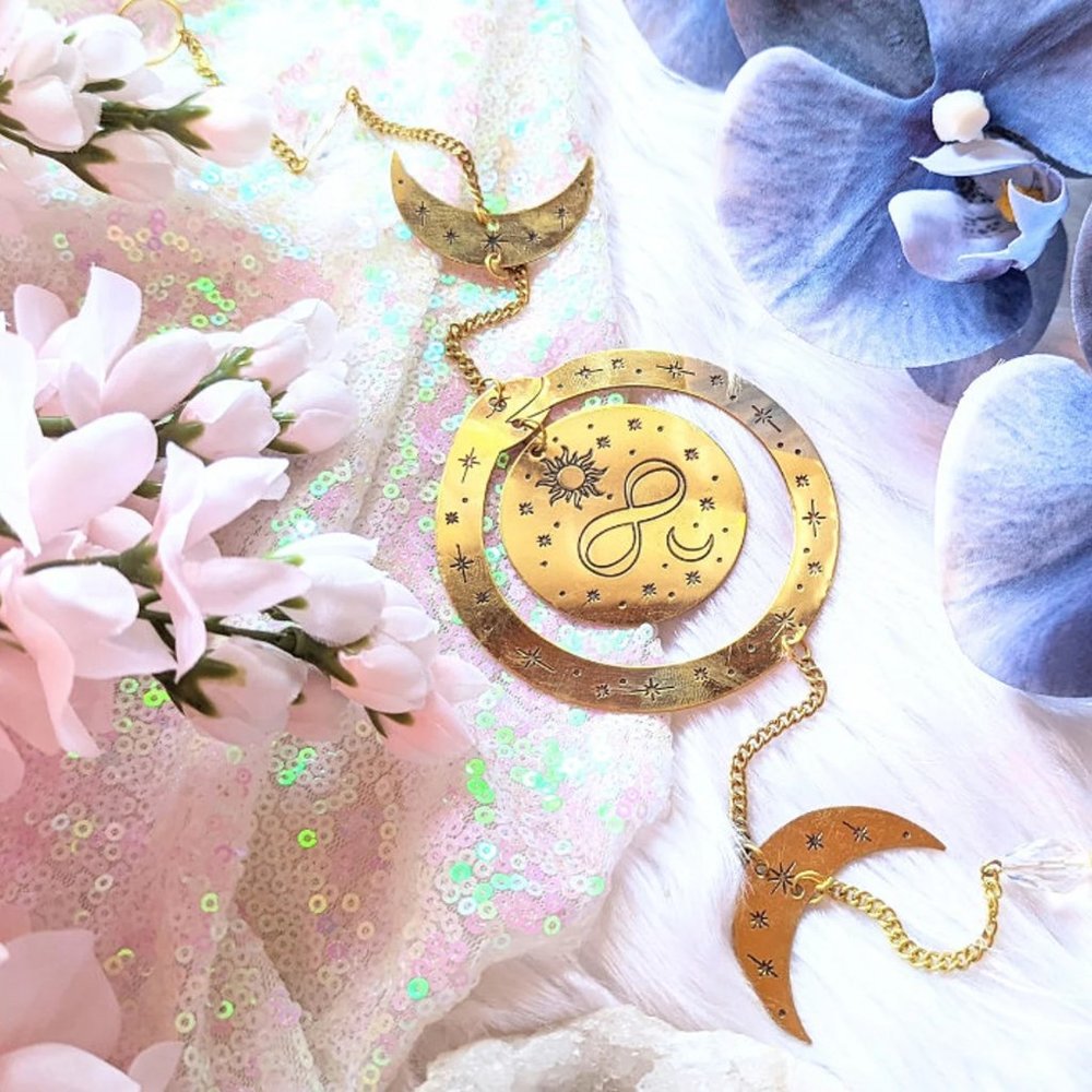 ✨  NWT: Infinite Ouroboros Cycles Suncatcher ✨